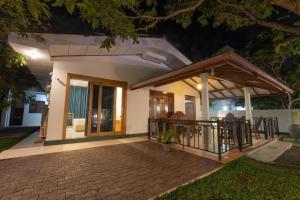 Το κτήριο όπου στεγάζεται  το διαμέρισμα