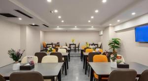 Οι επιχειρηματικές εγκαταστάσεις ή/και οι αίθουσες συνεδριάσεων στο Green Tree Inn Express Heze University Town