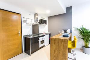 Η κουζίνα ή μικρή κουζίνα στο Total Valencia Old City Luxury