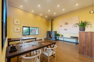 Χώρος καθιστικού στο Dali Buxi Traditional Chinese Medicine Wellness and Spiritual Retreat Villa Mountain and Sea Homestay