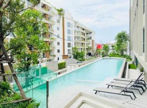 Πισίνα στο ή κοντά στο New Condo near Bangtao Beach - Space Cherngtalay