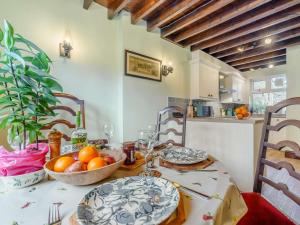 Φαγητό σε αυτή η παραθεριστική κατοικία ή κάπου εκεί κοντά