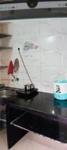 Η κουζίνα ή μικρή κουζίνα στο Vayun and vel