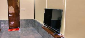 TV a/nebo společenská místnost v ubytování Ajuba Gav Resort + 13 fotografií