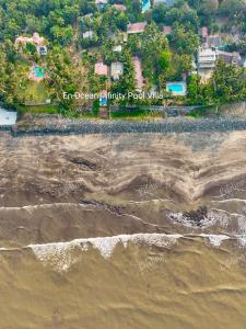 Naturlandskabet i nærheden af villaen