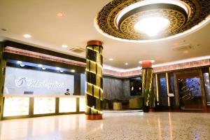 Ο χώρος του λόμπι ή της ρεσεψιόν στο The Golden Bay Hotel Batam