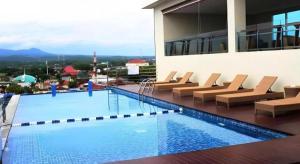 Πισίνα στο ή κοντά στο Java Lotus Hotel Jember