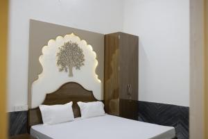 Gallery image of TIRUPATI WHITE - Hotel & Restaurant in Kekri