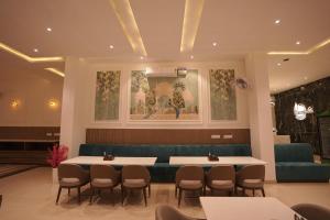 Gallery image of TIRUPATI WHITE - Hotel & Restaurant in Kekri +4 photos