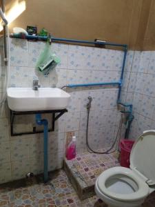 Koupelna v ubytování Nong Khiaw My drom + 15 fotografií