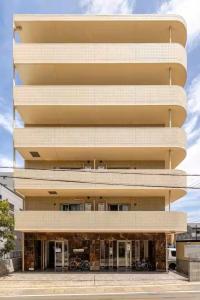 Το κτήριο όπου στεγάζεται  το διαμέρισμα