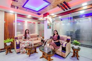 Χώρος καθιστικού στο FabHotel The Crown Comforts