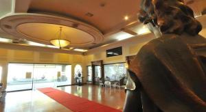 Ο χώρος του λόμπι ή της ρεσεψιόν στο Queen Margarette Hotel +91 φωτογραφίες