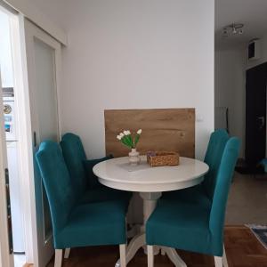Χώρος καθιστικού στο Ellena apartment