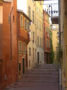 Cosy Studio climatise Vieux Nice proche mer et toutes commodites