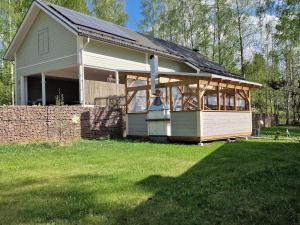 Το κτήριο όπου στεγάζεται  το διαμέρισμα