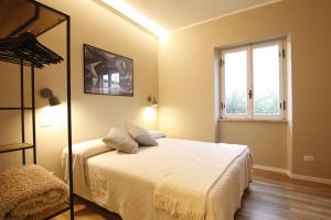 Postel nebo postele na pokoji v ubytování Lakeside Escape - 3 bed - 2 bath - AC speed WIFI