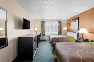 TV/trung tâm giải trí tại Super 8 by Wyndham Jefferson