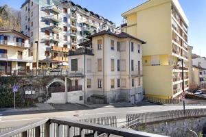 Το κτήριο όπου στεγάζεται  το διαμέρισμα