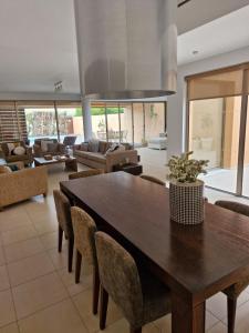 Posezení v ubytování Villa SAL- Pool & Beach Escape