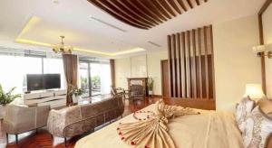 Μια τηλεόραση ή/και κέντρο ψυχαγωγίας στο Thang Loi Tam Dao Hotel