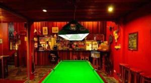 Τραπέζι μπιλιάρδου στο Buffalo Bill Hotel Koh Chang