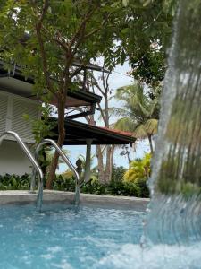 Πισίνα στο ή κοντά στο Samadhi Lagoon Villa