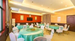 Μια τηλεόραση ή/και κέντρο ψυχαγωγίας στο 7 Days Premium·Hotel Pei County Longcheng International