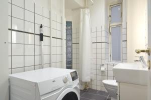Ένα μπάνιο στο 2BR Oasis in the heart of CPH +34 φωτογραφίες