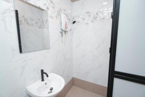 Ένα μπάνιο στο JB Tebrau Aeon Toppen Ikea-Free WI-FI