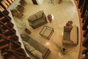 Khu vực ghế ngồi tại Alakamandawa villa and Restaurant kadawatha