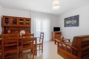 Et tv og/eller underholdning på Campo Mar - T1 vista praia