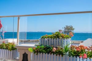 Γενική θέα στη θάλασσα ή θέα στη θάλασσα από  αυτό το κάμπινγκ