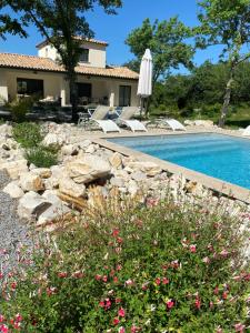 Swimmingpoolen hos eller tæt på Villa La Destenda
