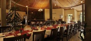 Un restaurant u otro lugar para comer en Shimela Lodge