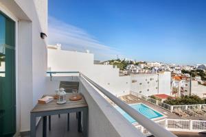 Balkón nebo terasa v ubytování Bay View Albufeira