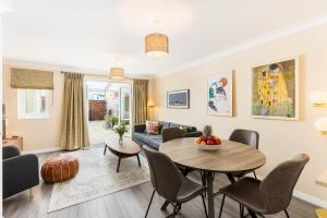 Istumisnurk majutusasutuses Modern family home Parking Private garden - Pass the Keys