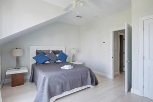 Ένα ή περισσότερα κρεβάτια σε δωμάτιο στο Bahamas Dream - Beach Luxury Vacation +123 φωτογραφίες