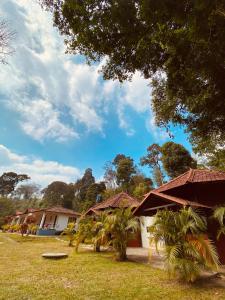 Un jardín fuera de THE DOCkSIDE INN