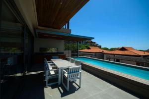 Swimmingpoolen hos eller tæt på 2 Ocean's Edge Zimbali