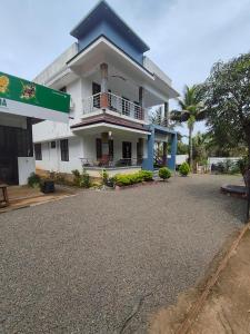 Το κτήριο όπου στεγάζεται  το δωμάτιο σε οικογενειακή κατοικία