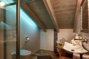 a bathroom with a sink and a shower at Landhaus Kränzle in Fischen +15 photos