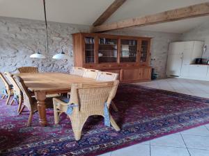 Φωτογραφία από το άλμπουμ του Alpine Chalet Retreat with Pool σε Serrières-en-Chautagne