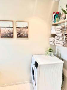 Billede fra billedgalleriet på Summer House Surrounded By Reeds Near Limfjorden i Remmer Strand + 26 billeder