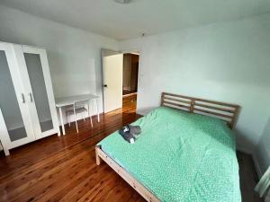 Φωτογραφία από το άλμπουμ του Room 81 σε Epping