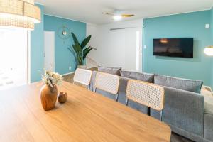 Et tv og/eller underholdning på Grandioso Okinawa Pool Villa 8 - Vacation STAY 52643v