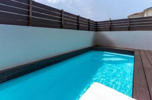 Swimmingpoolen hos eller tæt på Grandioso Okinawa Pool Villa 8 - Vacation STAY 52643v