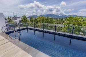 Nespecifikovaný výhled na hory nebo výhled na hory při pohledu z vily