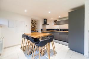 Kuchyň nebo kuchyňský kout v ubytování Manoir de Kervegan : Le Logis du Grand Couchant