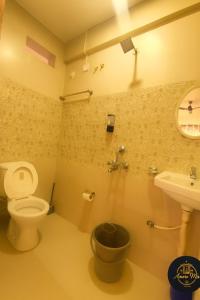 Koupelna v ubytování Hotel Amore Mio Morjim + 24 fotografií